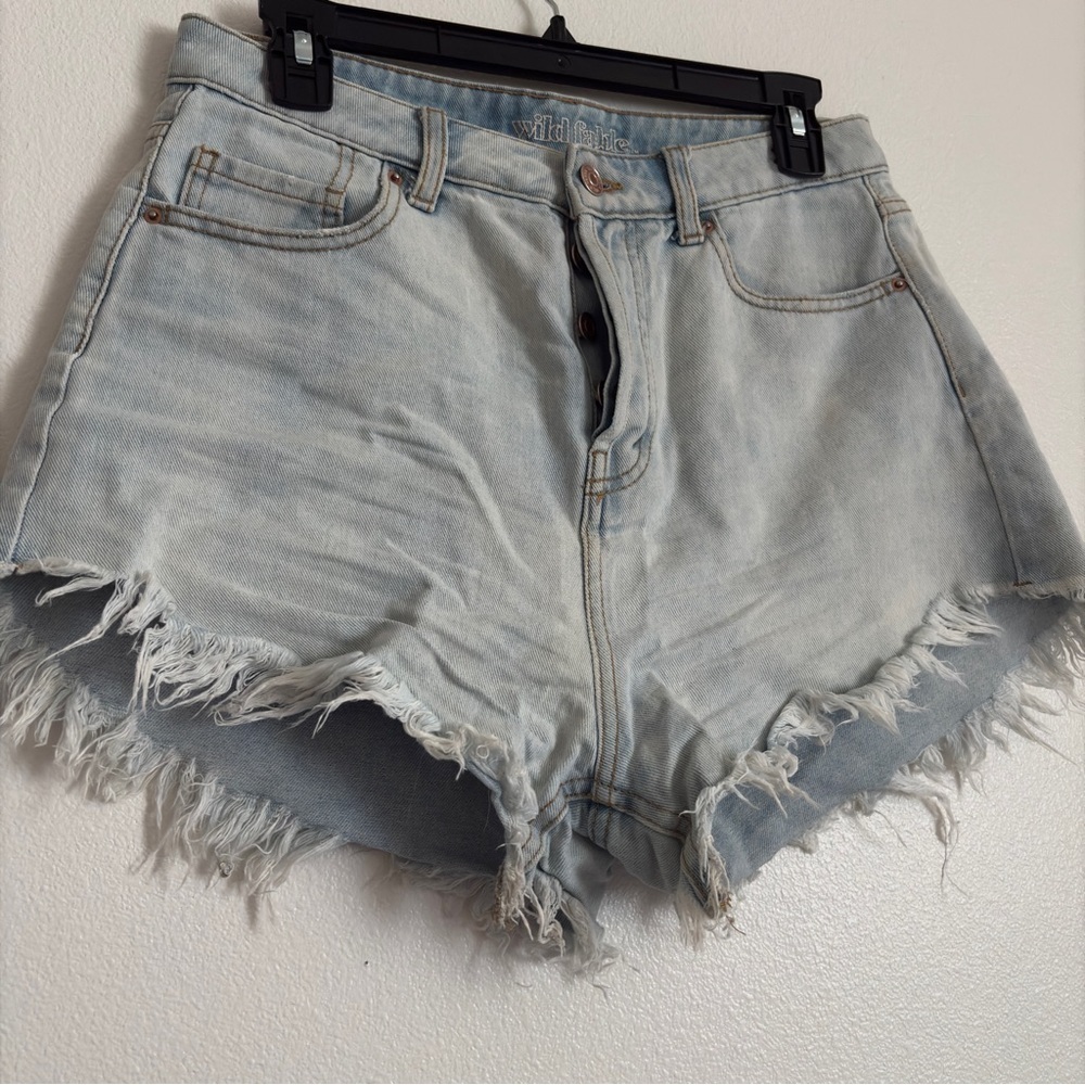 Wild Fable Size 6 Women’s Light Blue Wash High Rise Denim Shorts Size 6 - Picture 4 of 13